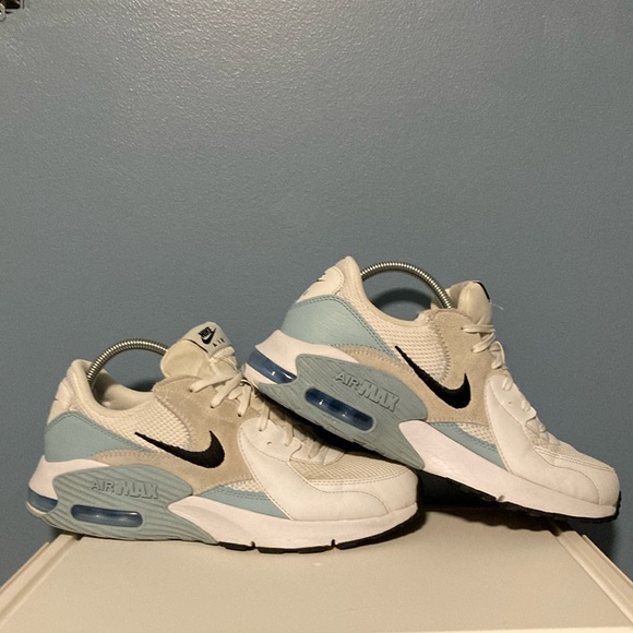 Women’s air max excee - size 10.5W - Picture 4 of 7